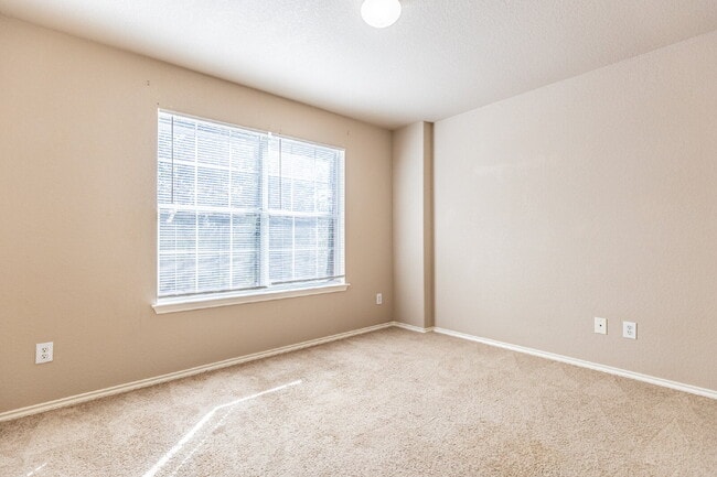 Building Photo - 11716 Channing Dr