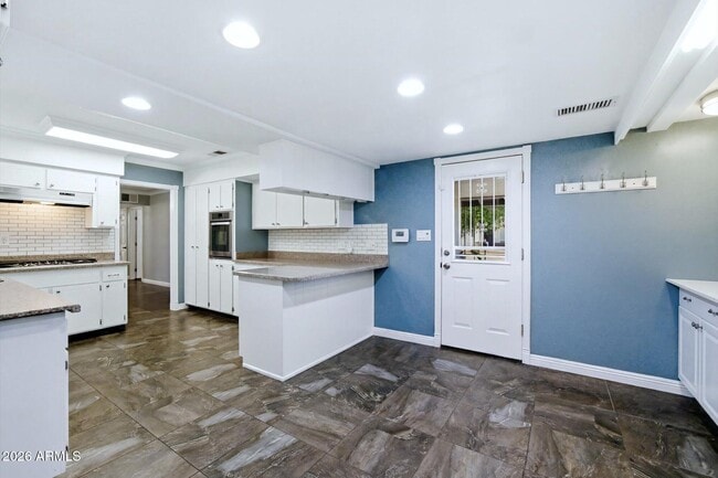 Building Photo - 7750 N 17th Dr