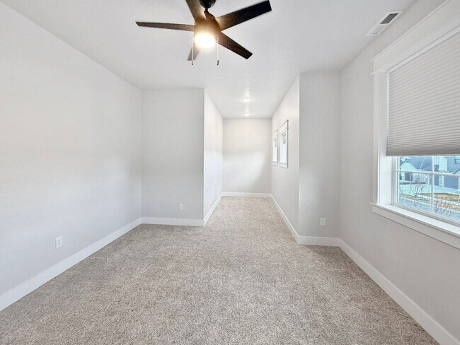 Building Photo - Stunning 4-Bedroom Home in Boise's Premier Dry Creek Ranch Community