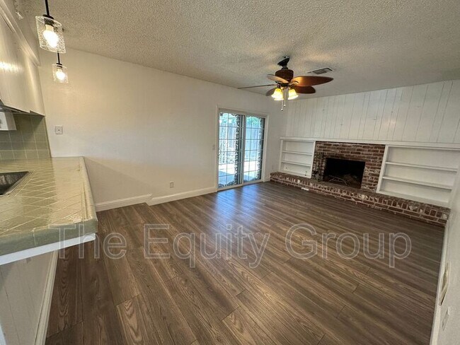 Building Photo - 1439 W Evans Ave
