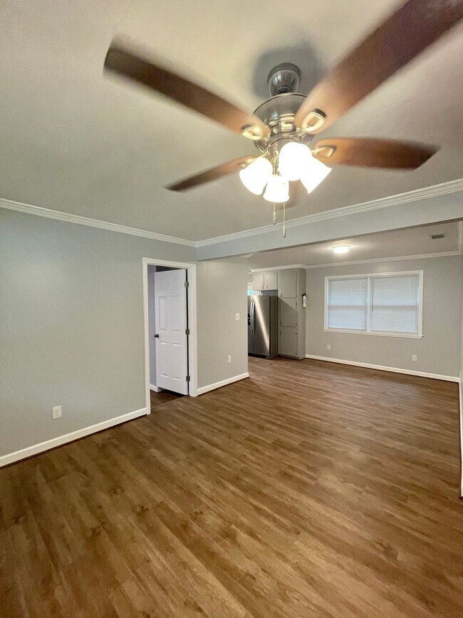 Building Photo - For Rent – Beautifully Renovated 3 Bedroom, 2 Bathroom Home