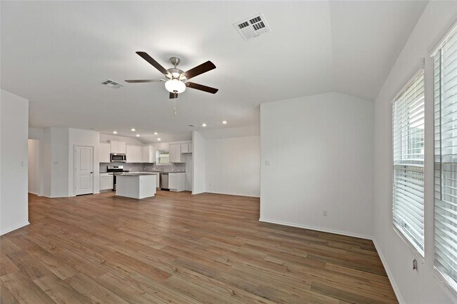 Building Photo - 443 Sebring Cir