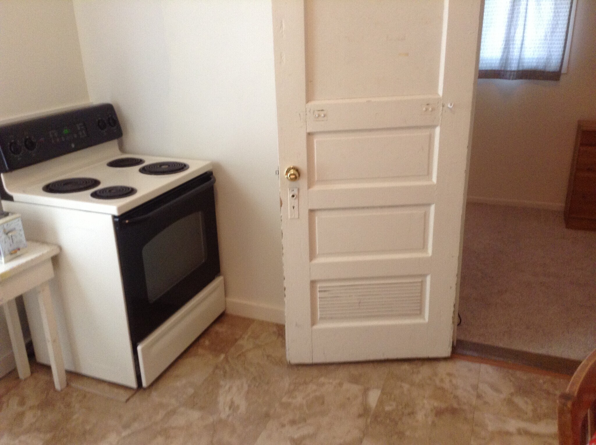 Kitchen 1 - 904 Vine St