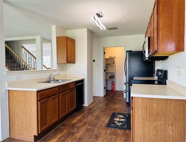 Building Photo - 765 Lowe Dr