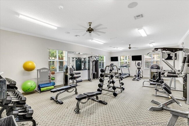 Building Photo - 131 Sword Fern Pl