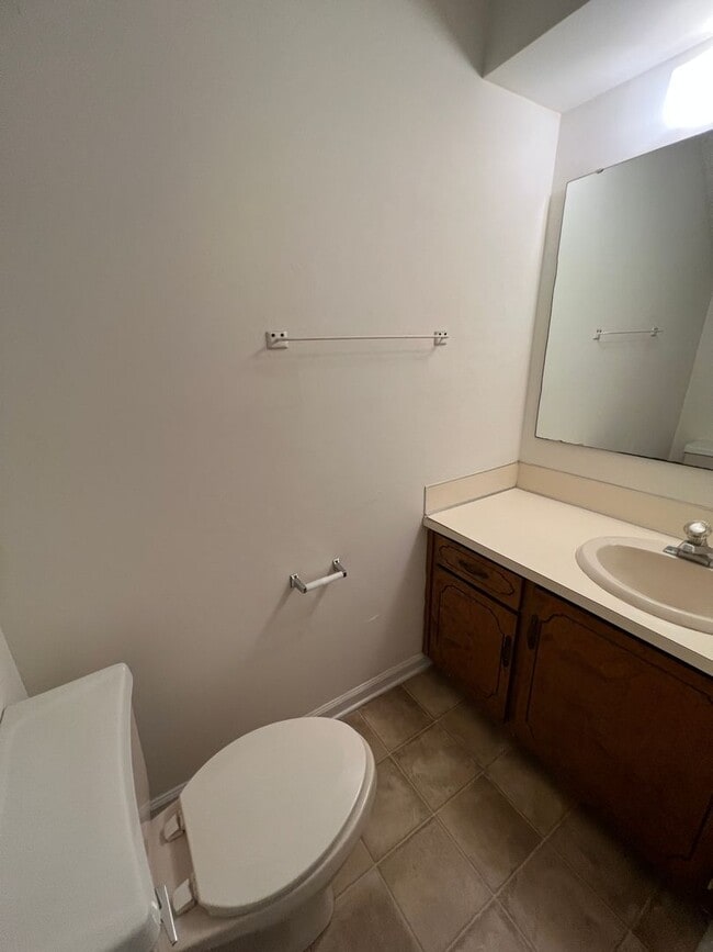 Building Photo - Two Bedroom Duplex (WINGATE)