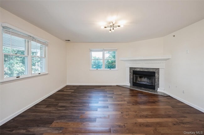 Building Photo - 138 Woodside Ave