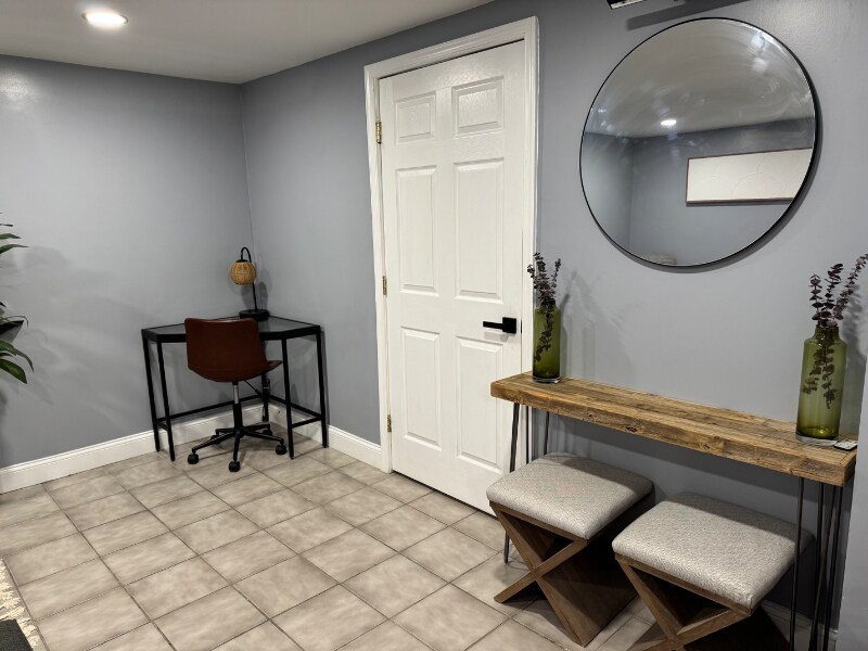 Building Photo - 5006 Meadowbrook Dr