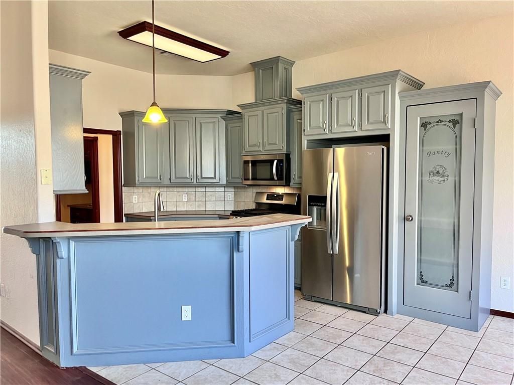 Building Photo - 628 Allison Ln