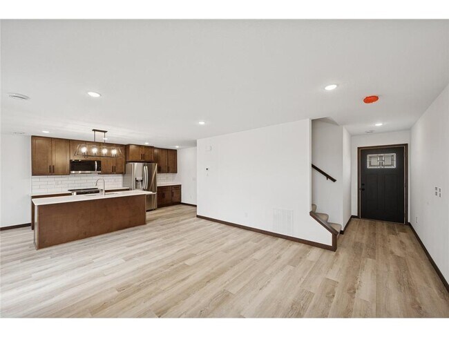 Building Photo - 18061 Walnut Circle