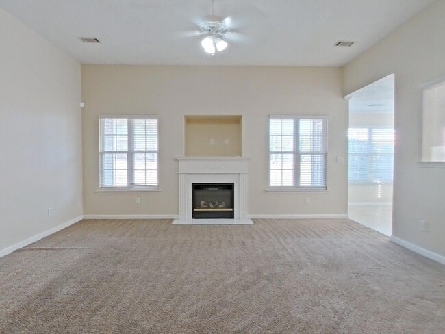 Building Photo - 1725 Tamarind Way