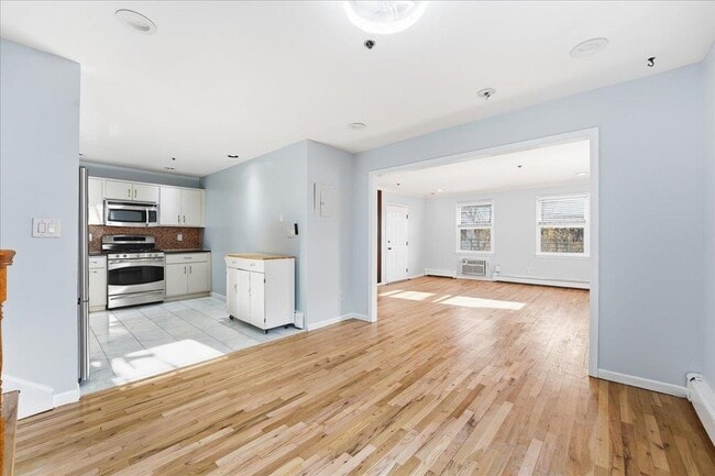 Building Photo - 600 Jefferson St