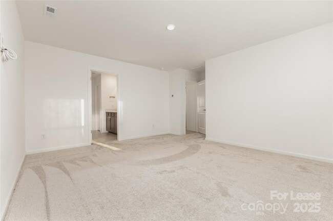 Building Photo - 14040 Lake Home Ln