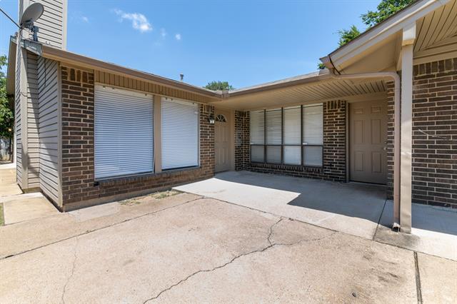 Building Photo - 14215 Haymeadow Dr