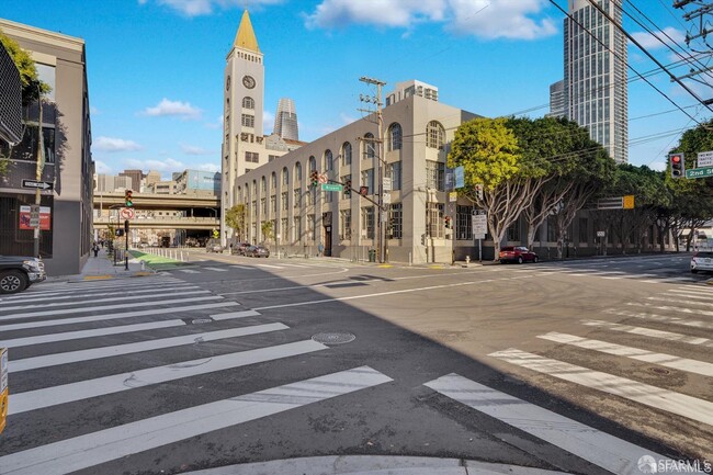 Building Photo - 461 2nd St