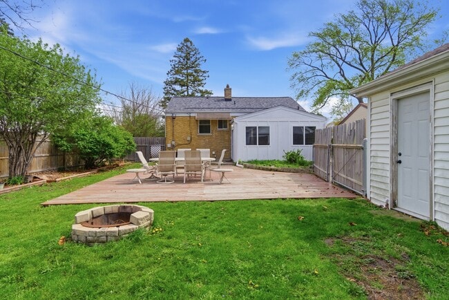 Building Photo - 2506 Rusty Dr