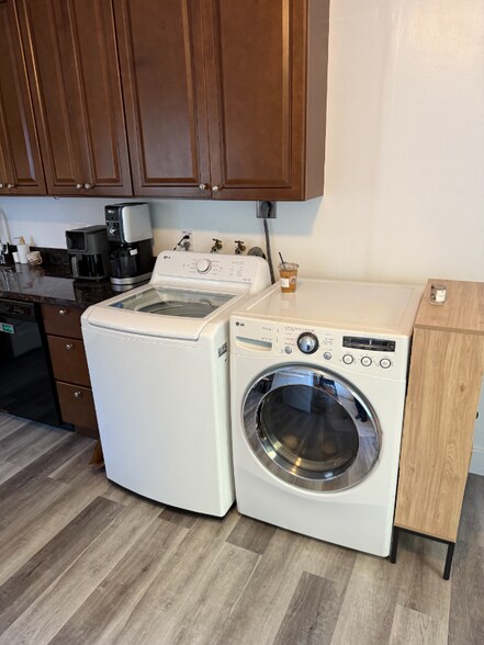 Building Photo - 2531 Ridge Rd