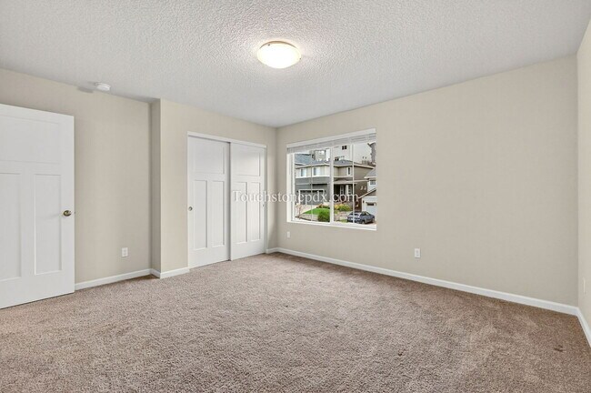 Building Photo - 11333 SE Courteous Ct