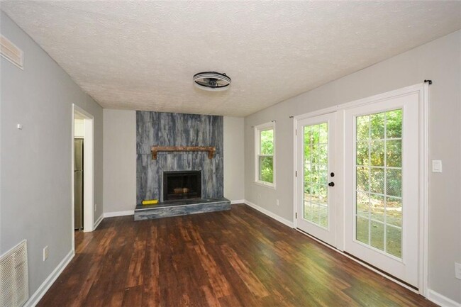 Building Photo - 4544 Coopers Creek Pl SE