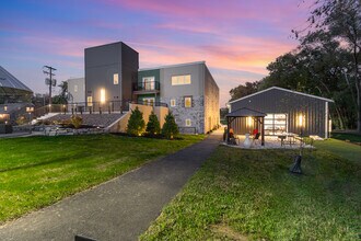 Building Photo - 2101 Orchard Rd