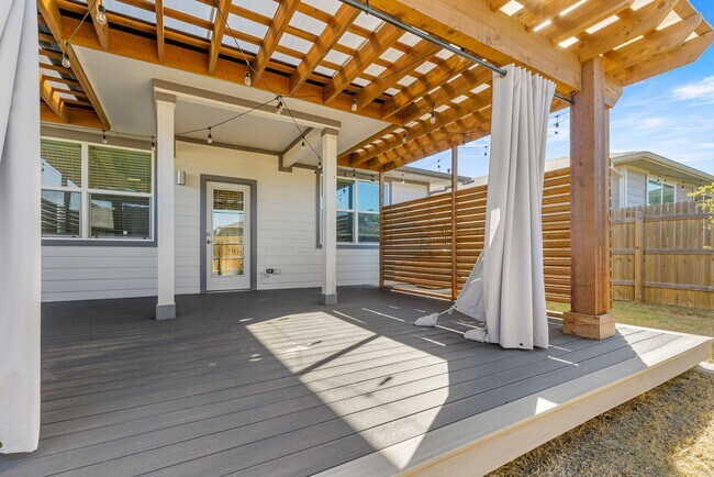 Building Photo - Modern comfort meets Austin flavor, 3-bed gem in Northeast ATX!