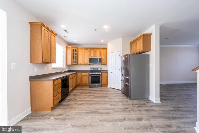 Building Photo - 580 Callander Way