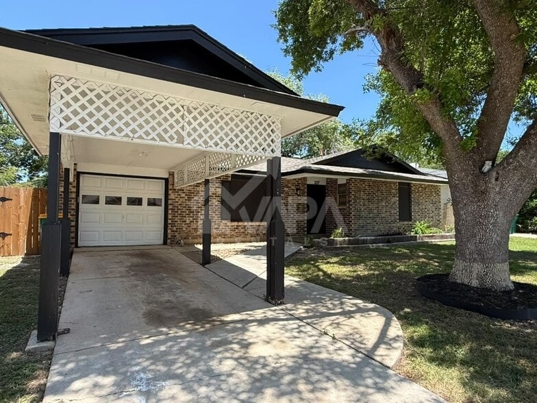 Building Photo - 217 Avenue E