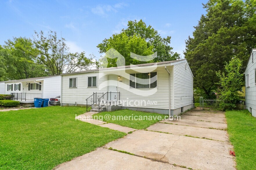 Building Photo - 1214 Baron Ave