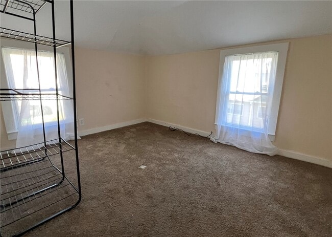 Building Photo - 404 Perry St