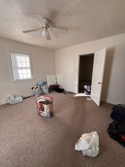 Building Photo - 1524 E Whitmer St