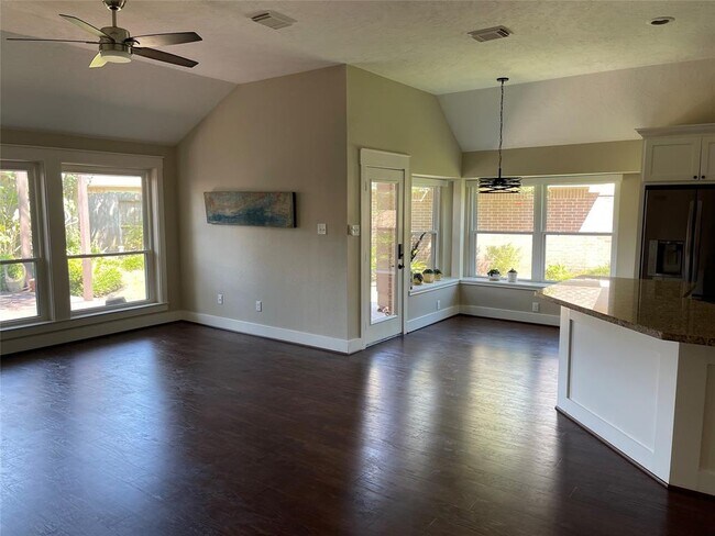 Building Photo - 2506 S Strathford Ln