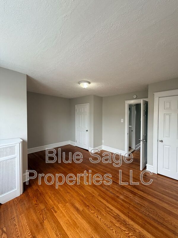 Building Photo - 7030 Greenwood Ave