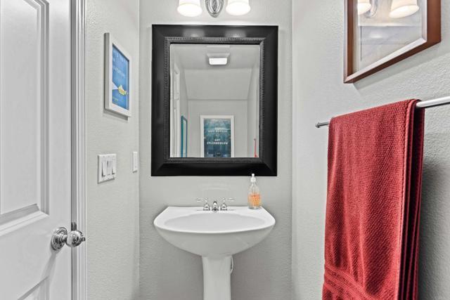 Building Photo - 958 Avalon Way