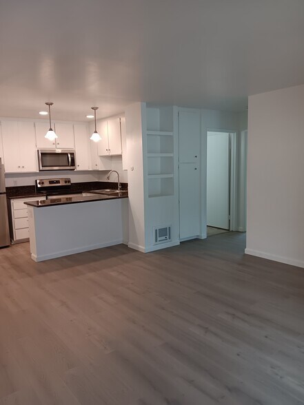 Building Photo - 6362 Rancho Mission Rd