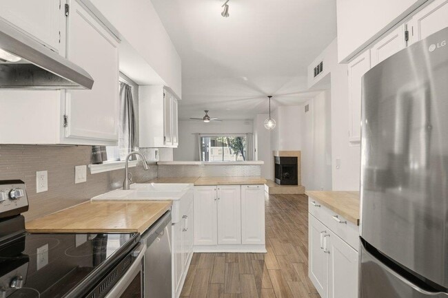 Building Photo - 2450 Wickersham Ln