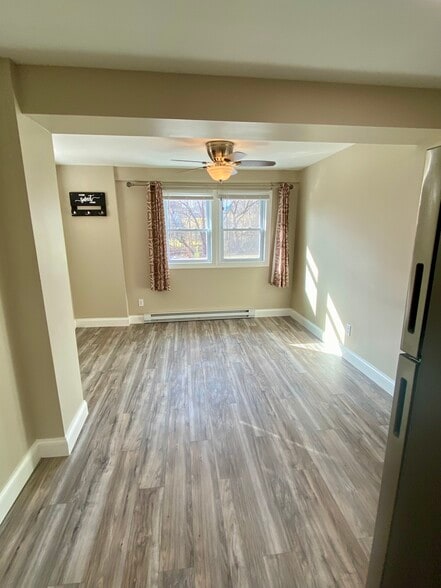 Living room - 12402 Buchanan Trl W