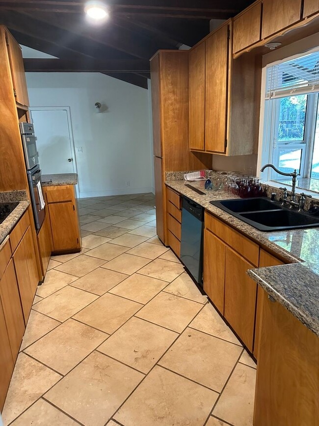 Building Photo - HOLIDAY SPECIAL ~ Home for Rent!