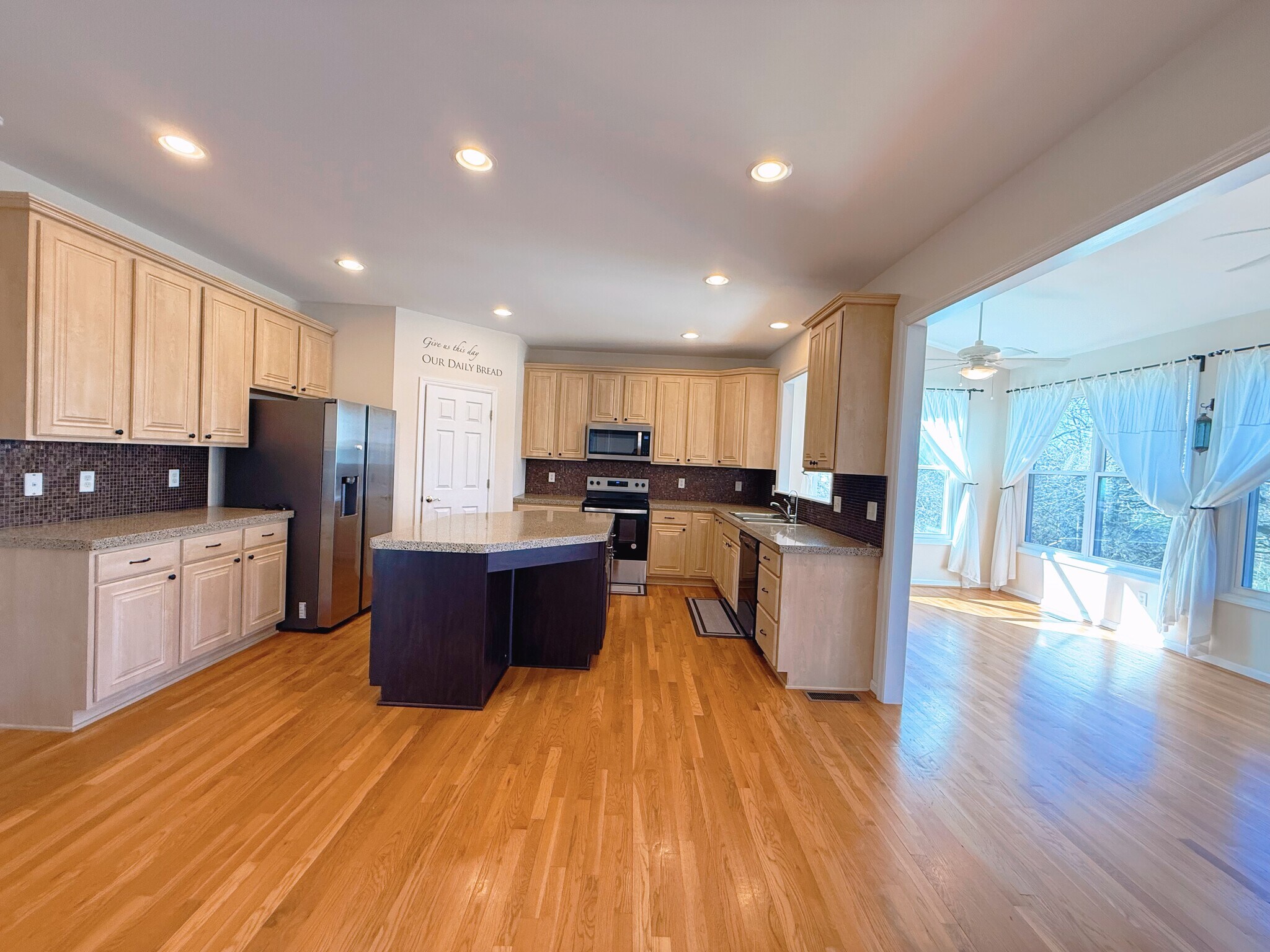 Building Photo - 4907 Forest Ridge Dr