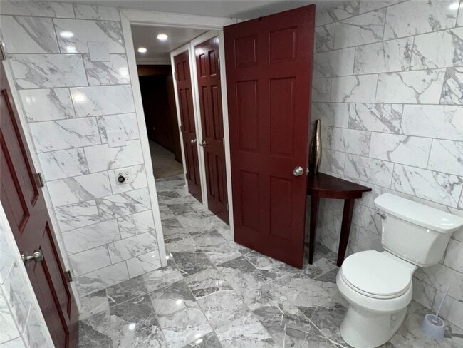 Building Photo - 2444 Rhonda Dr