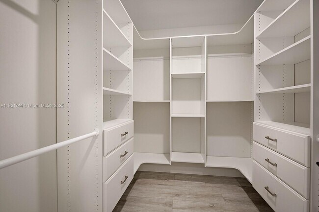 Building Photo - 1420 Ocean Way