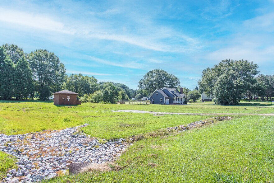 Building Photo - 2565 Oakes Plantation Dr