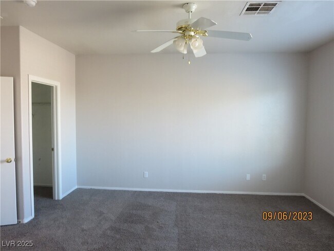 Building Photo - 989 Veranda View Ave