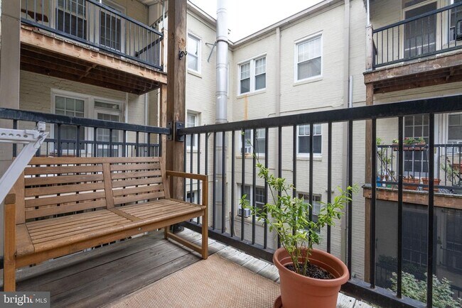 Building Photo - 5112 Connecticut Ave NW