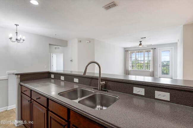 Building Photo - 11251 Campfield Dr