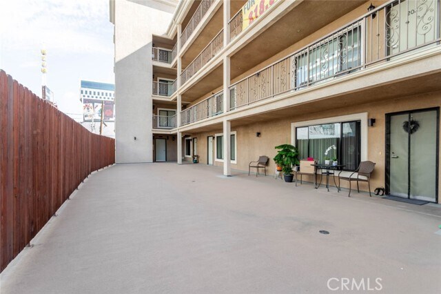 Building Photo - 1466 Tamarind Ave