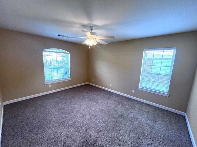 Building Photo - 1808 Airborn Dr