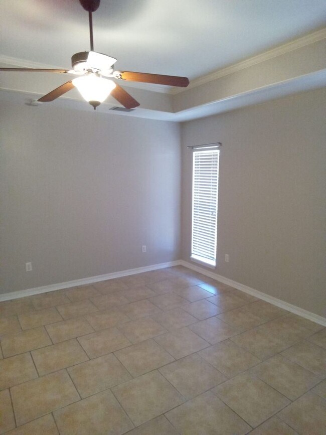 Building Photo - South Bossier Beauty!
