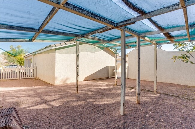 Building Photo - 2121 Rosanna St