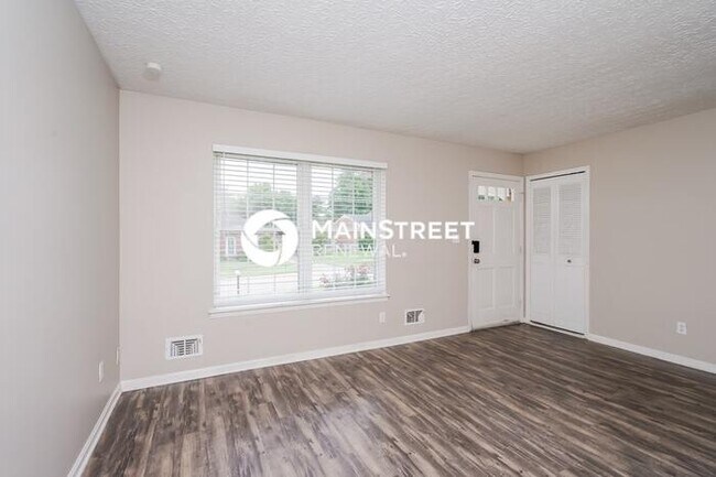Building Photo - 3 Bedroom Pet-Friendly Home in Louisville,...