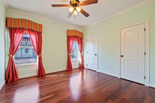 Building Photo - 538 Villa Dr